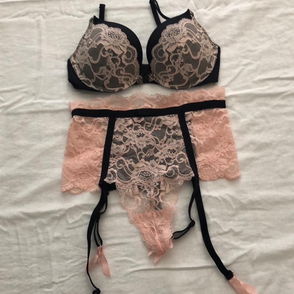 Victoria’s Secret set